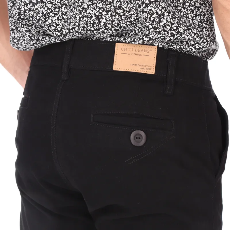 Pantalón negro Chili Beans para hombre, colección denim, moda casual.