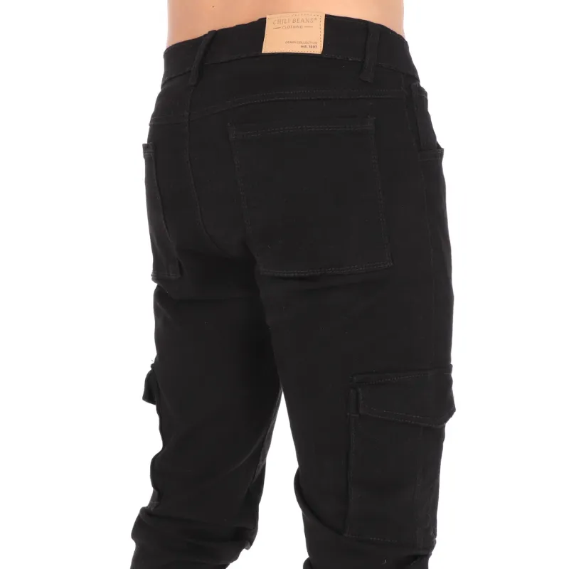 Jeans negros de hombre con diseño moderno