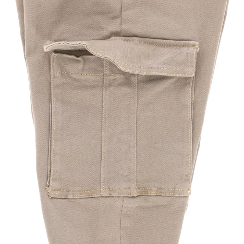CHB - 007_3 pantalón con bolsillos funcionales en color beige