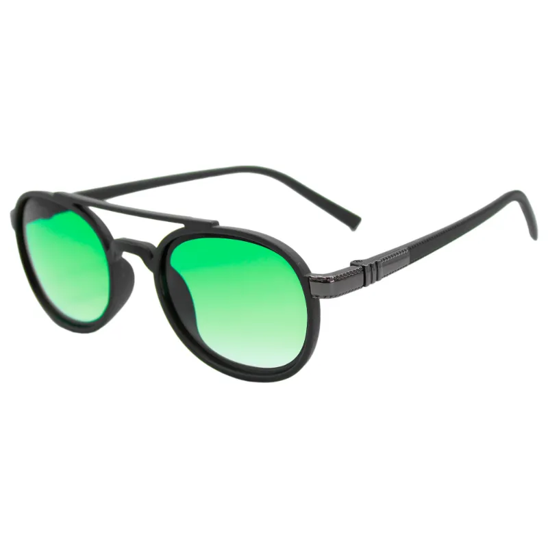 Gafas de sol con lentes verdes estilo moderno