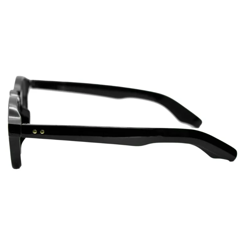 Gafas de sol negras de tendencia moderna